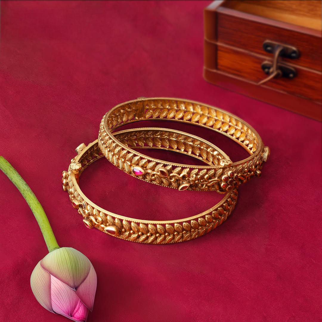 gold bangle