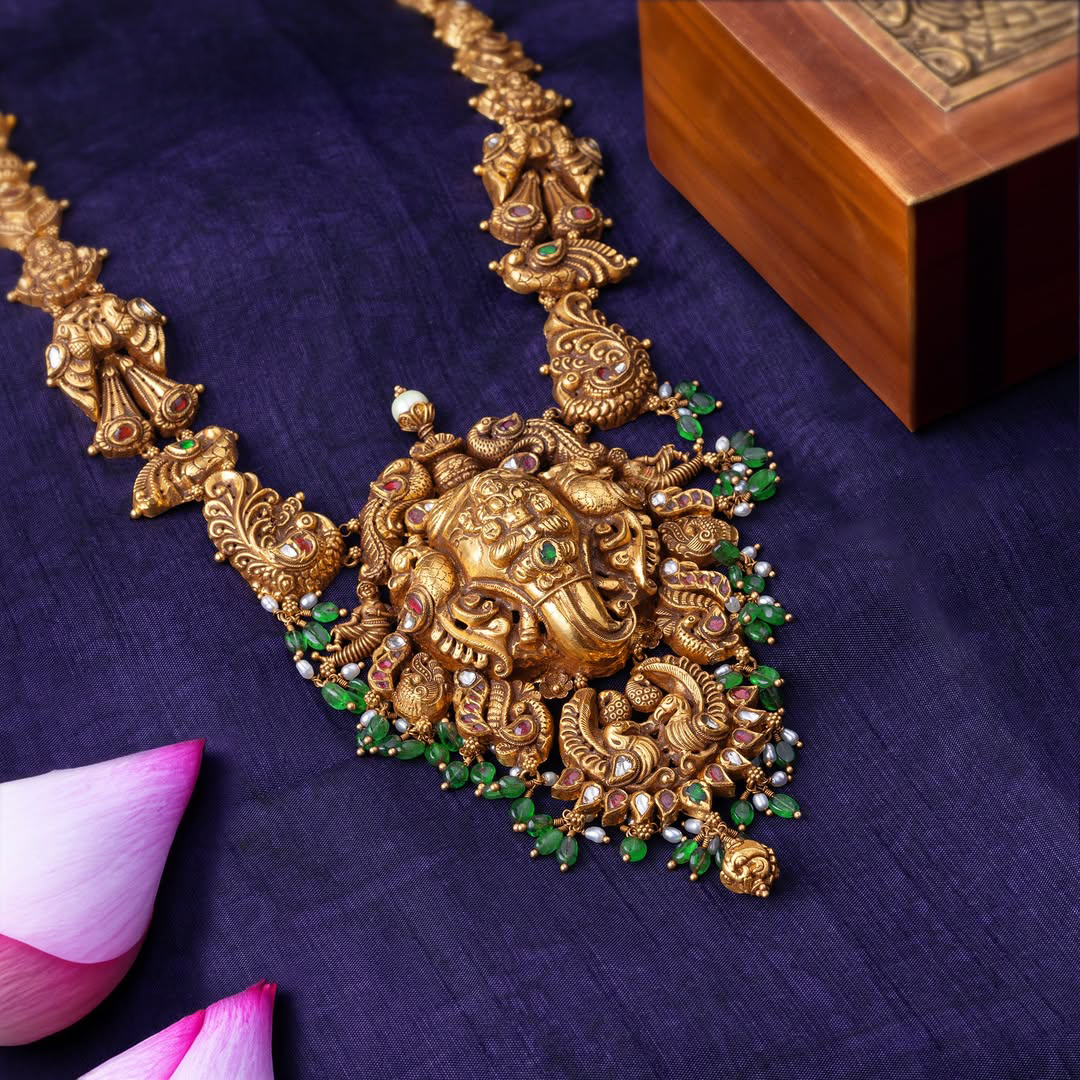 gold jewelley shop